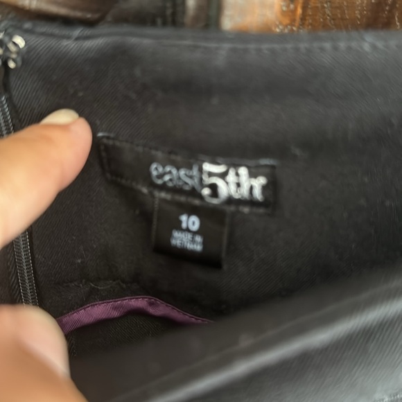 East 5th black A-shape skirt in mint condition. - Picture 6 of 8